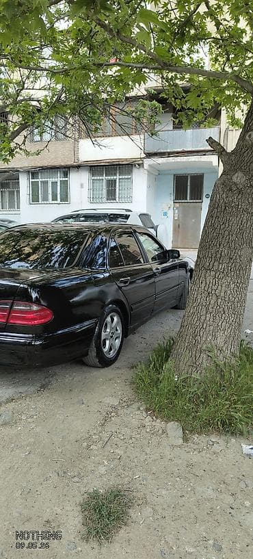 Avtomobil satışı: Mercedes-Benz E-Class (W210) sedan – qara rəng, klassik iki dairəvi — 8