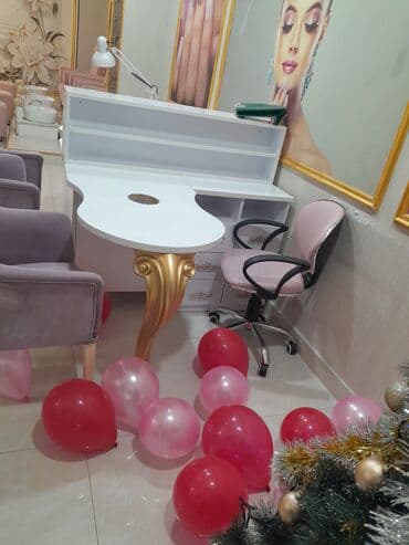 маникюрный стол: Прямой стол, С выдвижными ящиками, С полками — 5