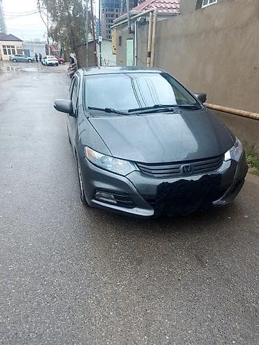 stop: Honda Insight hibrid hetçbek - Korpus: 5 qapılı hetçbek, tünd boz — 2
