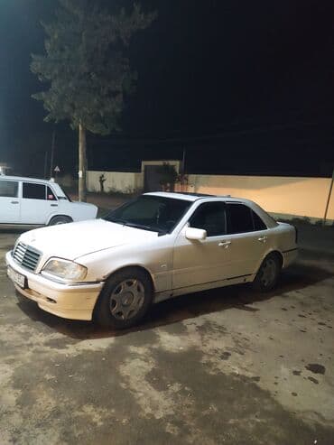 чемодан с инструментами для автомобиля: Mercedes-Benz C 250: 2.5 л | 1997 г. Седан — 6