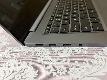 səs ucaldıcılar: Xiaomi Mi Notebook (15.6") noutbuk Xüsusiyyətlər: - 15.6 düym Full HD — 4
