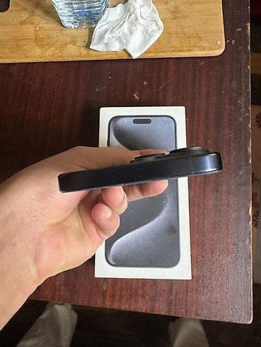 ikinci el 15 pro max: IPhone 15 Pro Max, 256 GB, Qara, Simsiz şarj — 6