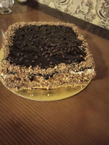 8 mart tort sekilleri: Ev üsulu şokoladlı tort - Forma: kvadrat - Üst qat: parlaq tünd — 1