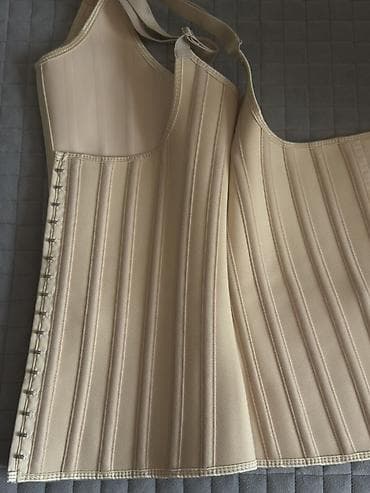 Orijinal korset, 16 sümüklü. Az istifadə olunub. Sliming-Baku