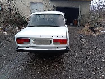 VAZ 2107, ağ rəngli klassik sedan - Kuzov: 4 qapılı sedan, ağ rəng