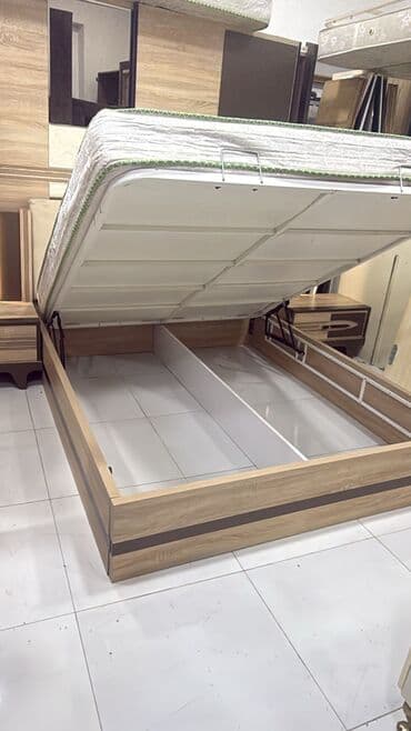 белая мебель в спальне: Двуспальная кровать, Шкаф, Комод, Трюмо — 6