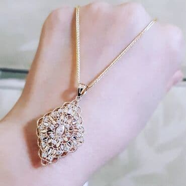 italyan qizili: Dəstə daxildir: Sep, Kulon, Sarı qızıl, 585 Əyar, 502 g — 1