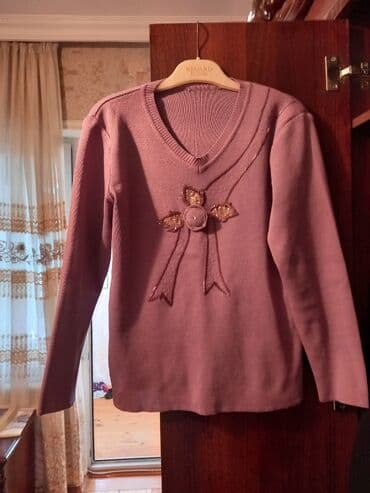 qadın jaketi: Kofda malinıvı reng. 8 manat. 40-42 razmerə uyğundur. XL- XXL — 3