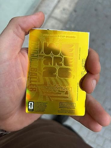 Panini Adrenalyn XL rəsmi futbol ticarət kartı – “Golden Baller” — 2