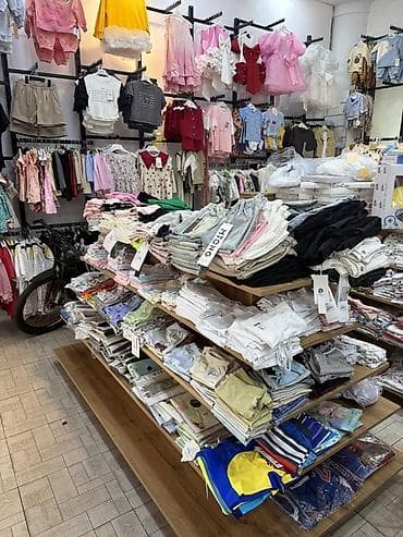 ailevi dest geyimler: MAGAZA BAGLANIR BUTUN GEYIMLER MAYADAN QAT QAT AYAGI ZIYANINA . Uşaq — 4