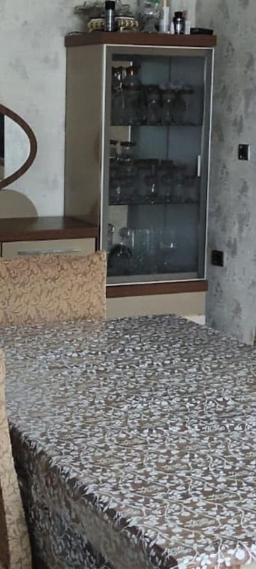 2 ci el kreslo: 4 u birlikde satilir,yaxsi veziyyetdedir — 1