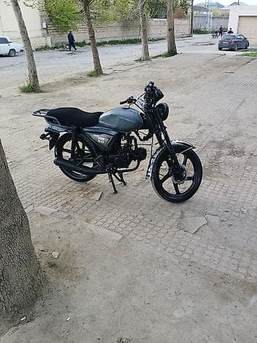 sukan lada: M50 motosiklet - Model: M50 (yan panellərdə işarələnib) - Ban tipi — 1