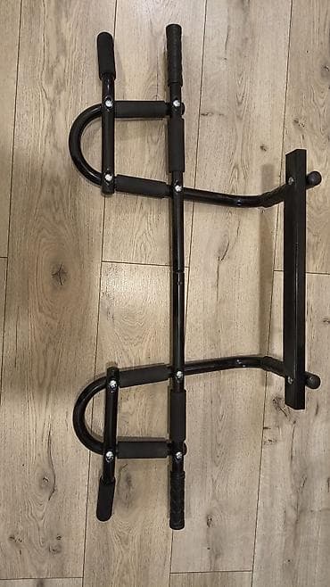 gitara satilir: Turnik. qapının üst hissəsinə keçirilən. satışda 170 manatadır. evdə — 1