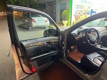 mercedes e320 benzin serfiyyati: Mercedes-Benz E 320: 2.6 l | 2004 il Sedan — 6