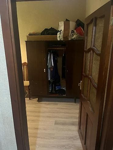 Nesimi metrosunun cixiwinda 5 mertebenin 1 ci mertebesinde temirli 2