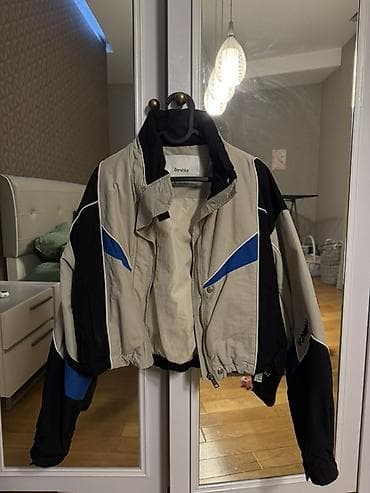 pencek qara: Bershka unisex küləkkeçirməz qısa gödəkçə - Rənglər: bej, qara və — 1