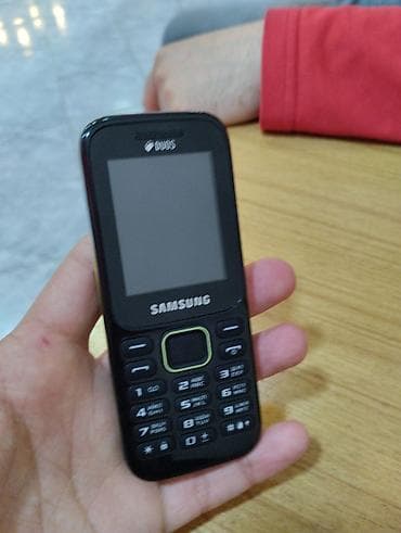 Samsung 4 GB, rəng - Qara, Düyməli