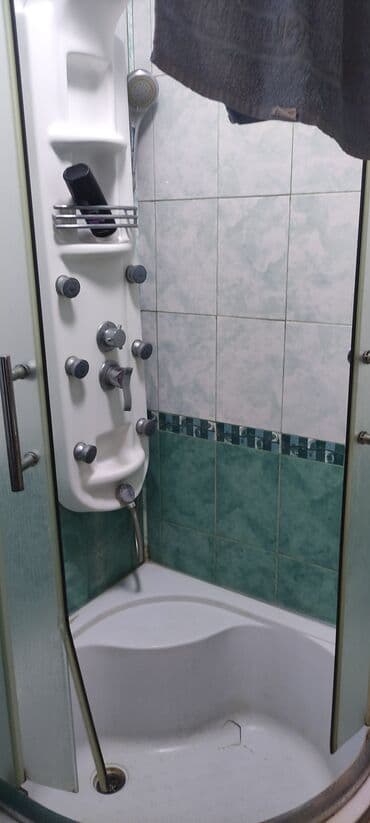 binəqədidə kirayə: Bineqedi Sentralnide 3mertebeli binanin2 ci mertebesinlde 1 otaqli — 6