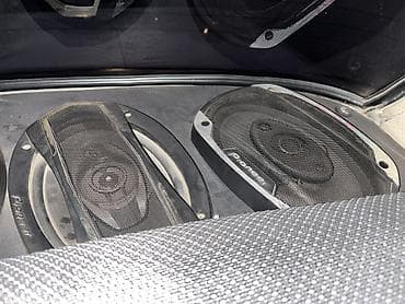 avto dvd: Avtomobil üçün audio sistemi Komplekt: - Ön paneldə USB/AUX girişli — 2