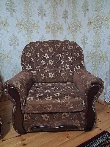 divan kreslo satilir: İşlənmiş, Klassik divan, 2 kreslo, Bazalı, Açılan — 2