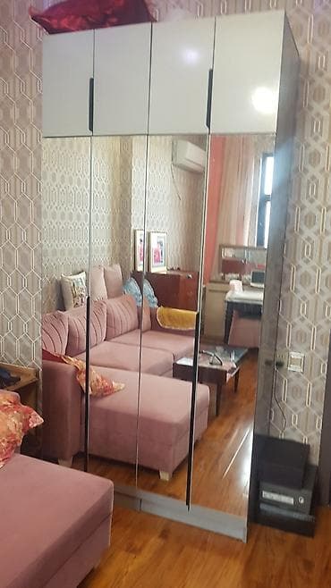 mermer stollar: Mebel dəsti – 1 paltar şkafı + 2 masa - Paltar şkafı: 3 qapılı — 4