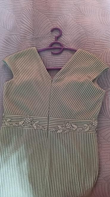 gumus sirqa: Zərif qadın gecə/libas geyimi - Rəng: açıq nane-yaşıl - Siluet: uzun — 2