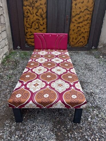 1 gune 1 kilo ariqlamaq: Təzə çarpayılar. 1 nəfərlik çarpayılar 60manat. 2 nəfərlik taxt — 25