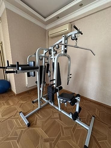 Trenajor Əla vəziyyətdədir. Ta Sport firmasınındı başı çıxan insan