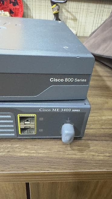 Cisco şəbəkə avadanlıqları paketi (qiymət hər ikisinə aiddir) 1)