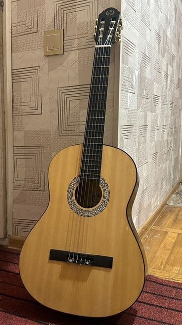 японский золотой саксофон и гитара: Klassik gitar — 1