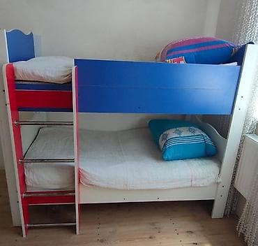 İkimərtəbəli ölçü 1.80/ 90 . matrasları var 200₼. Ünvan Binəqədi — 1