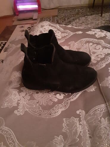 Gencede satilir nabuk botinka su kecirmir razmer 40 cirigi sokuyu