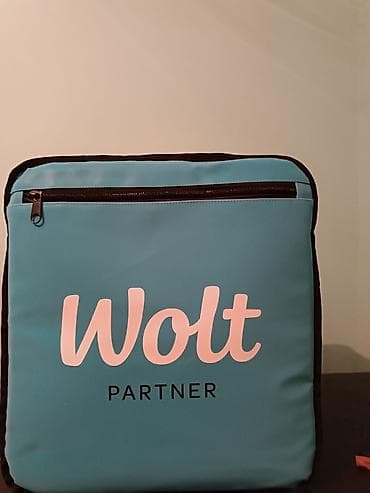 Wolt Partner çatdırılma çantası - Rəng: firuzə Wolt rəngi, ön və yan