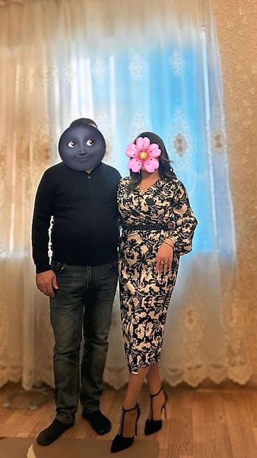 star silim: Qadın üçün zərif midi don - Dizayn: Açıq krem fon üzərində qara — 1