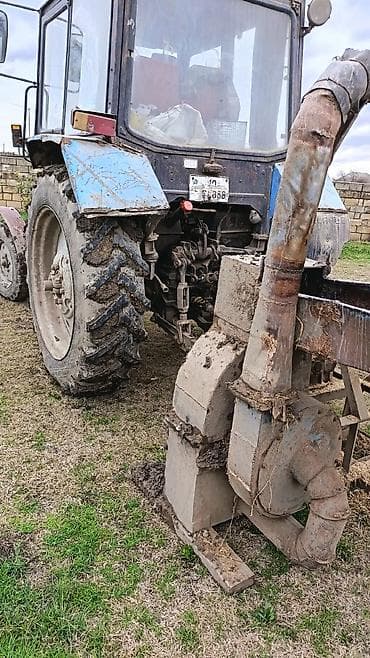 ucuz maşlar: Mavi rəngli kənd təsərrüfatı traktoru - Kabinli, geniş görünüşlü — 9