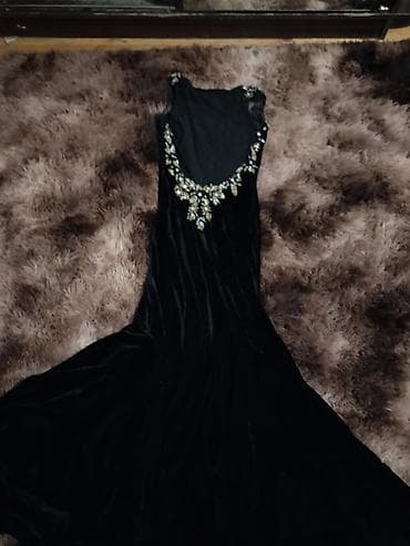 baliq donlar: Qara məxmər ziyafət geyimi - Parça: yumşaq məxmər (əsas hissə) və — 2