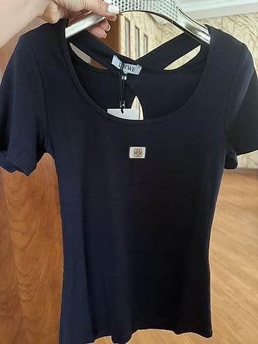 bəzəklər: Qadın qara və tünd göy qısaqol T-shirt kolleksiyası Ümumi — 2