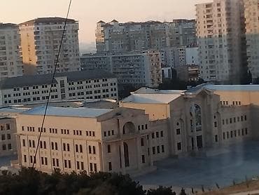 masazrda kiraye ev: Şəhər mənzərəli, səliqəli təmirli mənzil. Mənzilin interyerində qonaq — 1