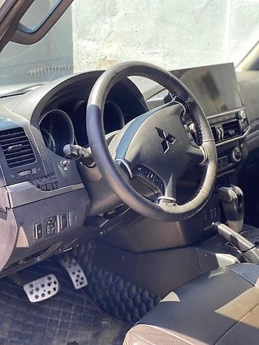 land rover ehtiyat hisseleri: Mitsubishi Pajero (4-cü nəsil) SUV – tam ölçülü off-road — 5