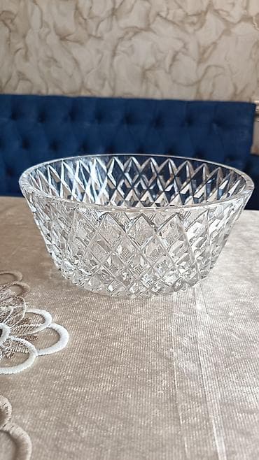 sunger: Şüşə/kristal salat qabı Diametr 22 sm - Material: qalın, şəffaf şüşə — 1