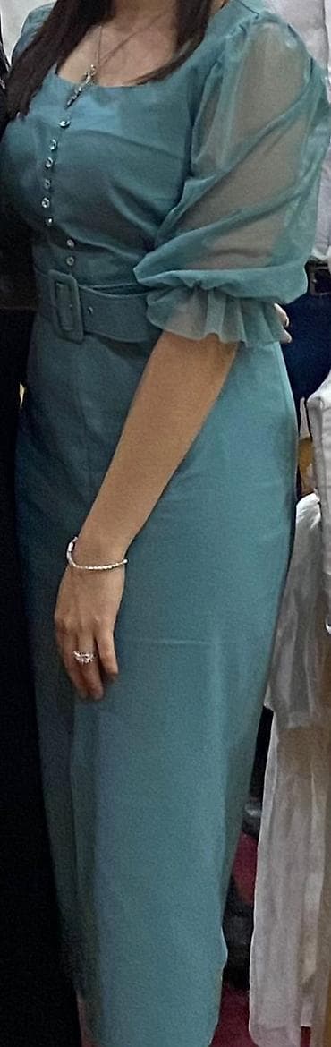 Женская одежда: Zərif dizayna malik zümrüd-mavi rəngli qadın donu. - Stil: midi — 3