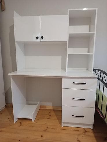 Düz masa, Polkalı, Siyirməli, Rusiya, Sadə laminat, Zəmanətli