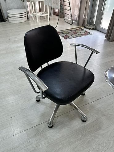 barber kreslosu: Salon/kosmetologiya üçün mebel dəsti Tərkib: - 1 ədəd hündürlüyü — 2