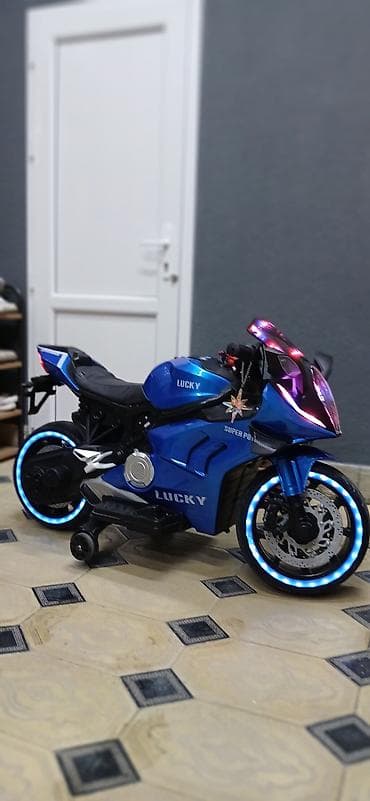 oğlan profil şekilleri: Uşaq elektrik motosikleti – idman üslublu, mavi rəng - Realistik — 2