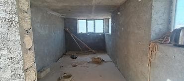 Hasar karkas beton kəmər üzrində tikilib və izolyasiya olunub. Ev — 4
