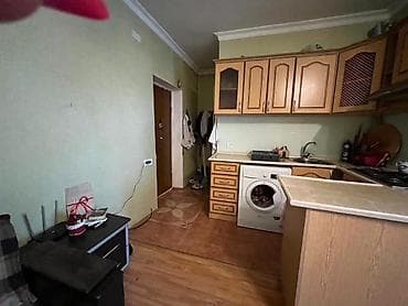 8 mikrorayonda satilan evler: 28 may metrosu,2 otaqli menzile 1 iwleyen xanim 25 yawa kimi — 4