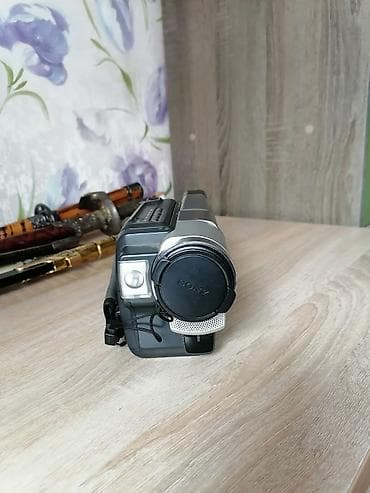 sony angel: Sony Handycam video Hi8 kamkorder - Model: Sony Handycam video Hi8 — 2