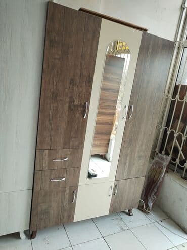 kupe şkaf: Yeni, Kupe, 3 qapılı Düz dolab, Dolab-asılqan, Azərbaycan — 17
