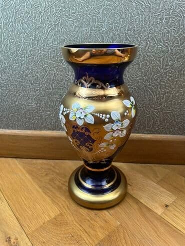 qizil gül: Bir vaza, Bogem şüşəsi — 1