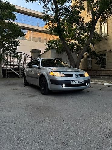 e39 guzgu: Renault Megane kombi (universaI) – gümüşü rəng Maşın motor karopka — 5